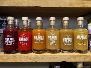 Vinaigre de cidre de Corr&eacute;ze &agrave; la pulpe de framboise Meeker